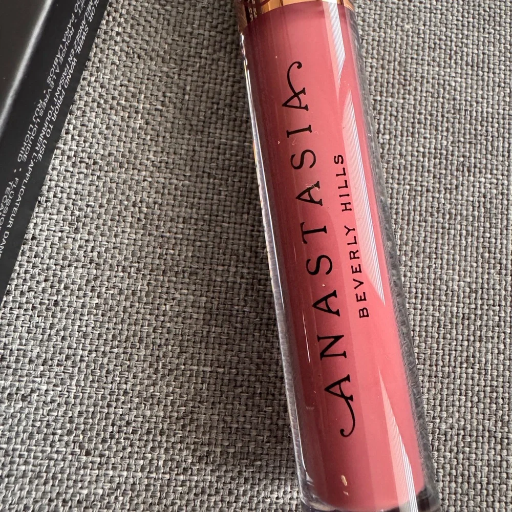 Anastasia Beverly Hills liquid lipstick in dusty rose